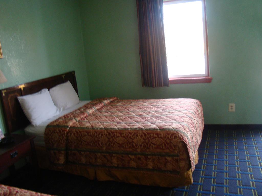 Budget Inn Mount Airy Szoba fotó